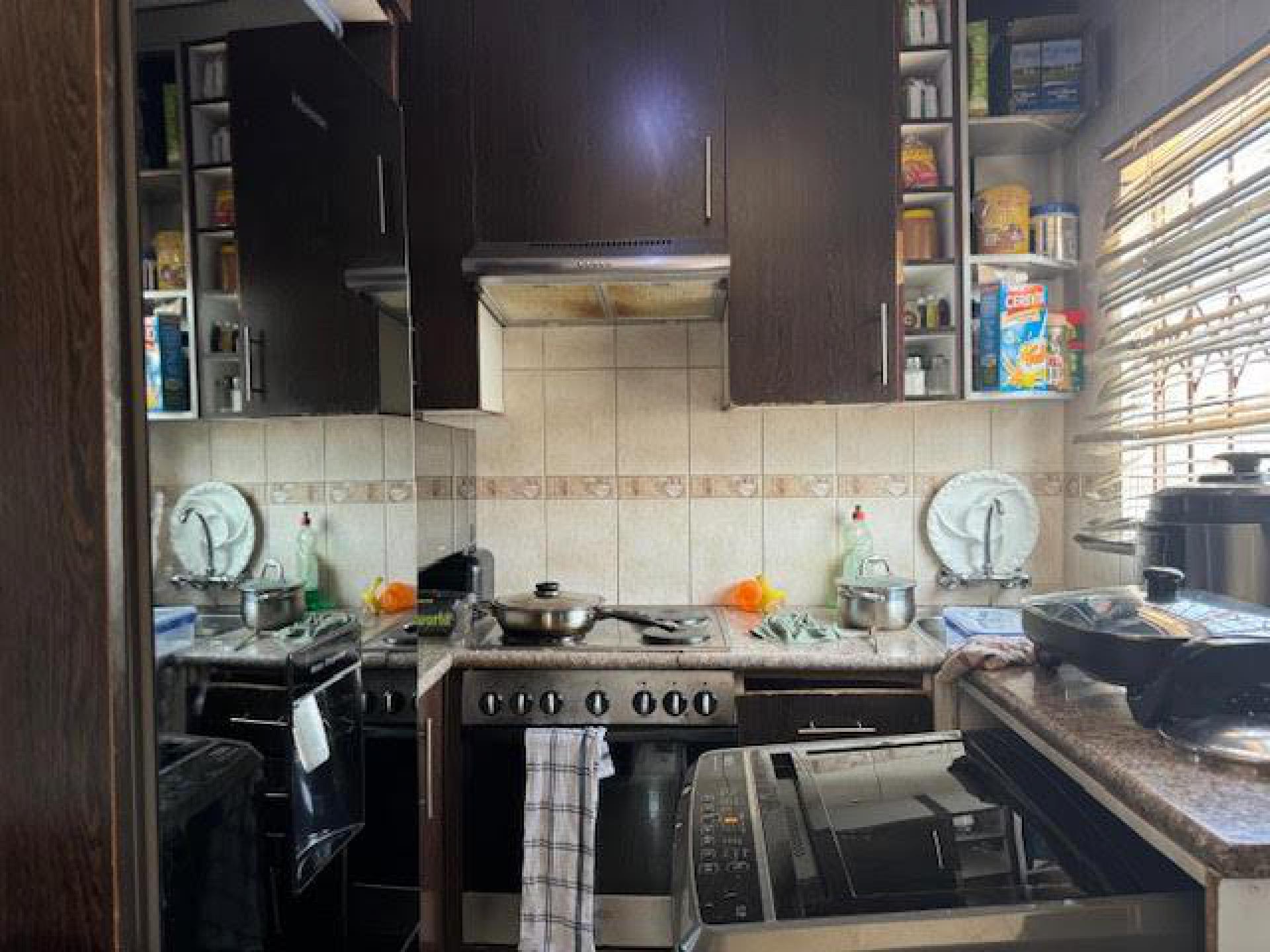 Kitchen - 4 square meters of property in Cosmo City