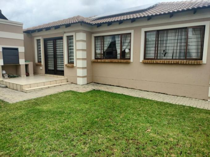 3 Bedroom Sectional Title for Sale For Sale in The Reeds - MR650867