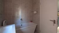 Bathroom 1 - 6 square meters of property in Willow Park Manor