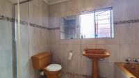 Bathroom 1 - 7 square meters of property in Oakdene