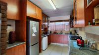 Kitchen - 17 square meters of property in Oakdene