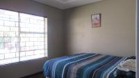 Bed Room 1 - 14 square meters of property in Townsview