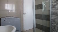 Bathroom 1 - 7 square meters of property in Townsview