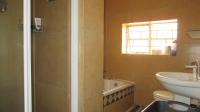 Main Bathroom - 6 square meters of property in Townsview