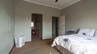 Main Bedroom - 25 square meters of property in Pretoria Gardens