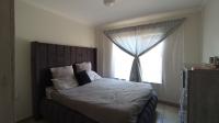 Bed Room 1 - 13 square meters of property in Chantelle