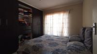 Bed Room 1 - 11 square meters of property in The Orchards