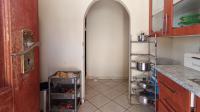 Kitchen - 8 square meters of property in The Orchards