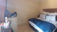 Main Bedroom - 11 square meters of property in The Orchards