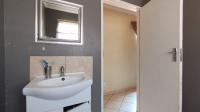 Main Bathroom - 4 square meters of property in The Orchards