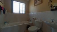 Bathroom 1 - 4 square meters of property in Die Hoewes