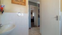 Bathroom 1 - 4 square meters of property in Die Hoewes