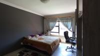 Main Bedroom - 26 square meters of property in Rua Vista