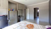 Main Bedroom - 26 square meters of property in Rua Vista