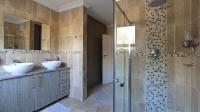 Main Bathroom - 9 square meters of property in Rua Vista