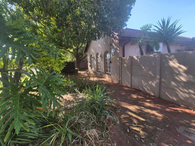 3 Bedroom House for Sale For Sale in Protea Park - MR651272