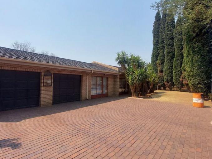 4 Bedroom House for Sale For Sale in Emalahleni (Witbank)  - MR651349