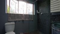 Bathroom 2 - 4 square meters of property in Dowerglen