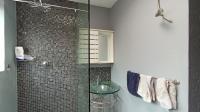 Bathroom 2 - 4 square meters of property in Dowerglen