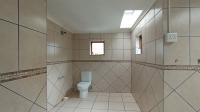 Main Bathroom - 14 square meters of property in Dowerglen