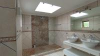 Main Bathroom - 14 square meters of property in Dowerglen