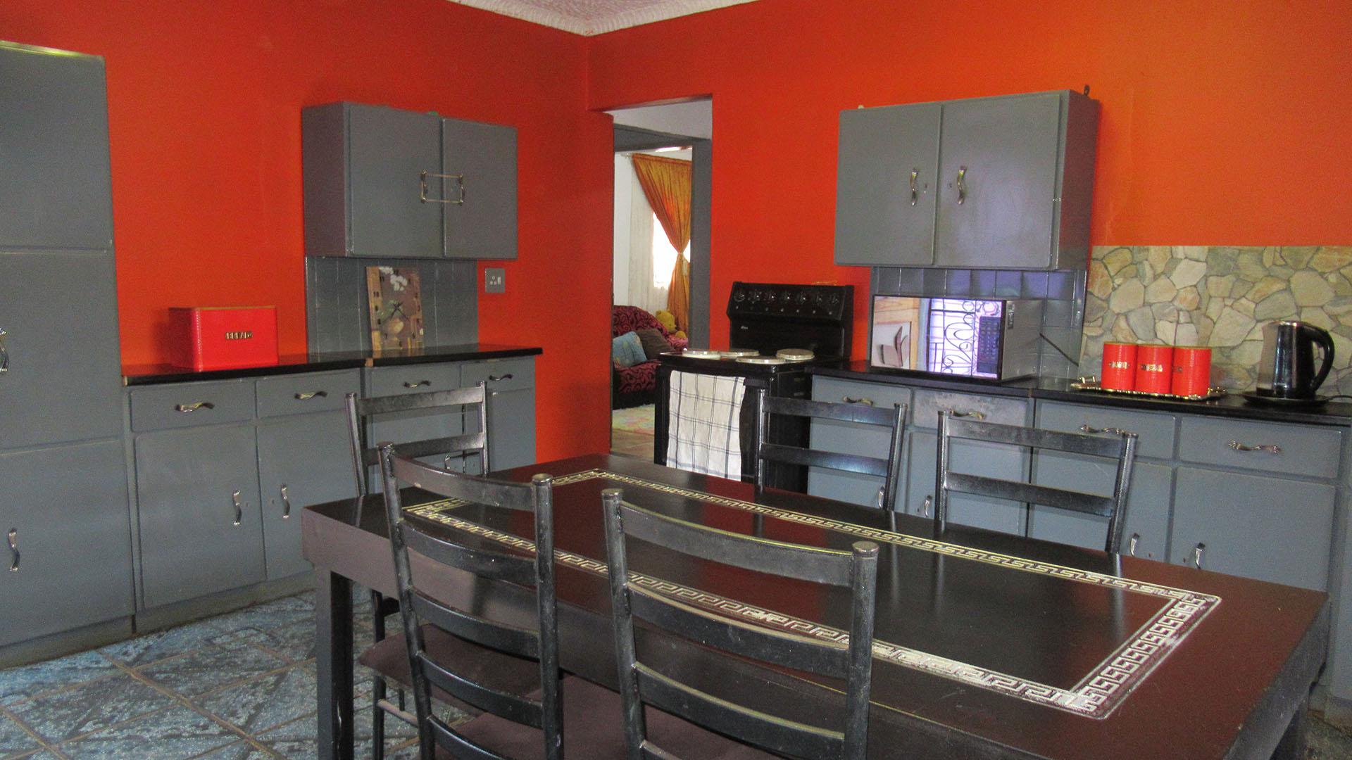 Kitchen - 26 square meters of property in Lenasia