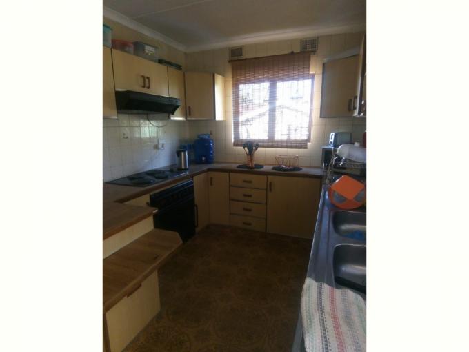 3 Bedroom House to Rent in Shallcross  - Property to rent - MR651418