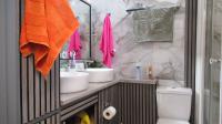 Bathroom 1 - 4 square meters of property in Horison