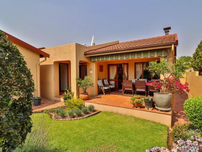 4 Bedroom Simplex for Sale For Sale in Fourways - MR651470