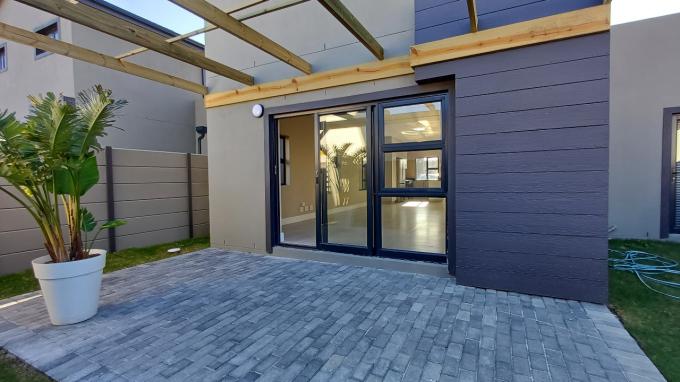 3 Bedroom House for Sale For Sale in Gordons Bay - MR651543