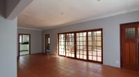 Informal Lounge - 20 square meters of property in Westdene (JHB)