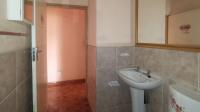 Bathroom 1 - 6 square meters of property in Eloffsdal