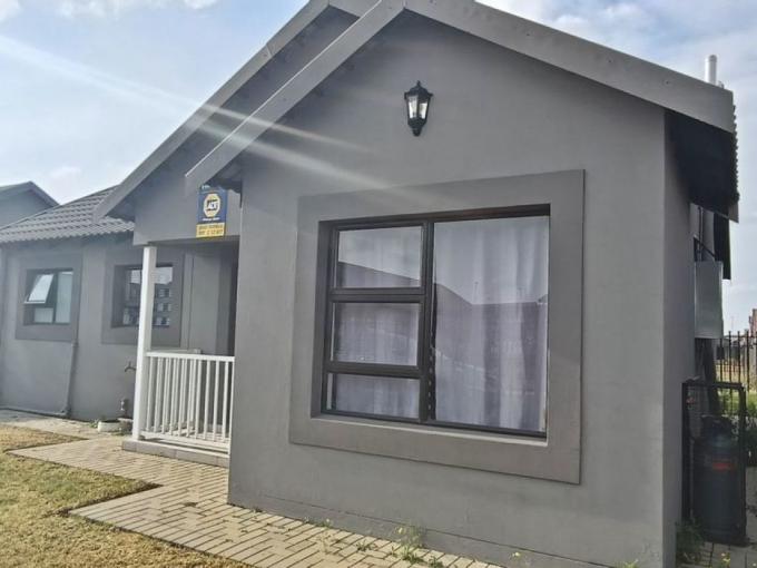 3 Bedroom House for Sale For Sale in Bloemspruit - MR651690