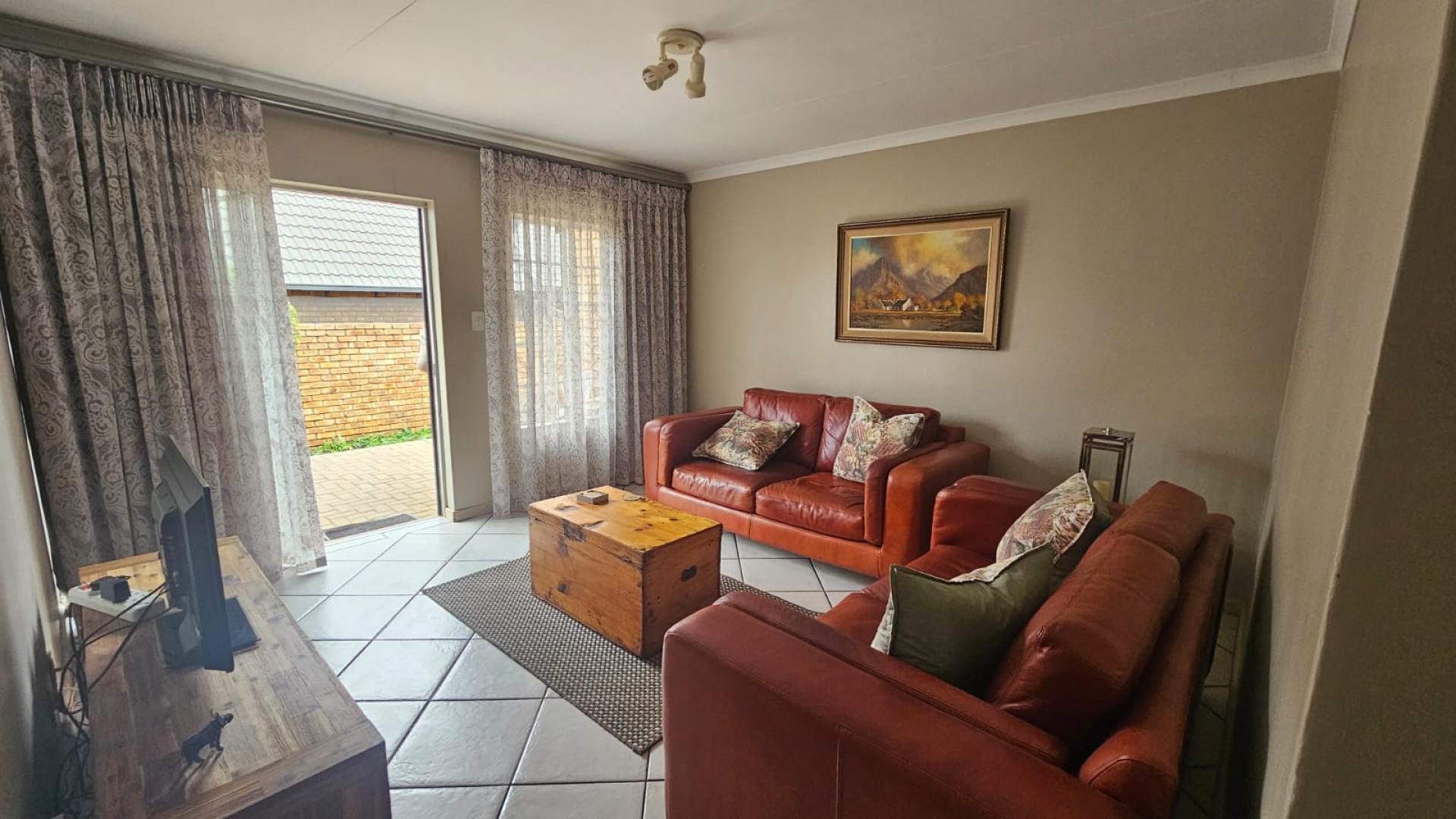  of property in Rooihuiskraal North