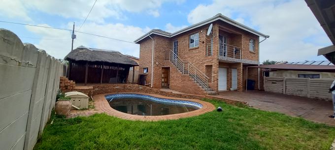 5 Bedroom House for Sale For Sale in Sophiatown - MR651850