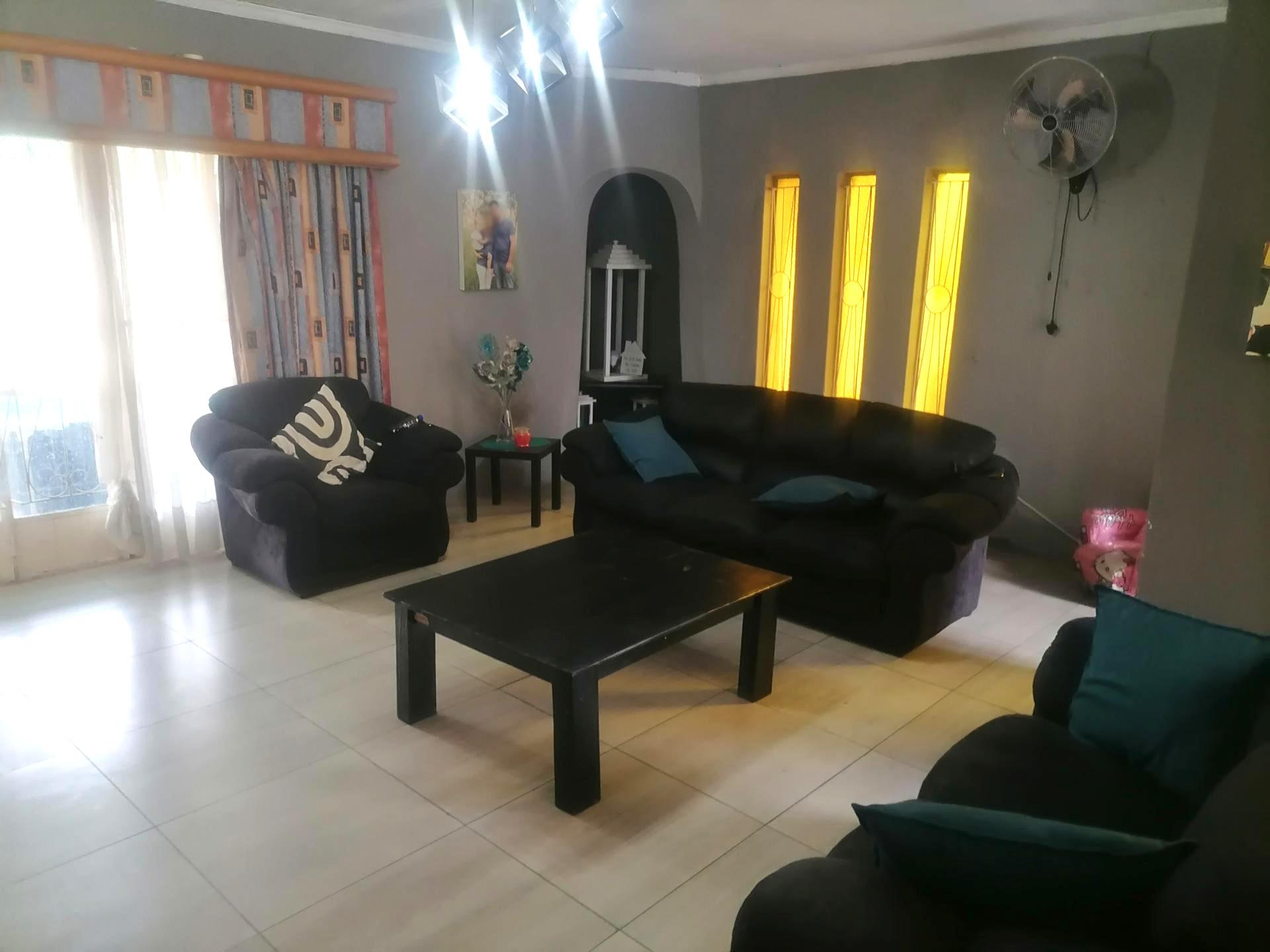 Lounges of property in Welgelegen (Polokwane)