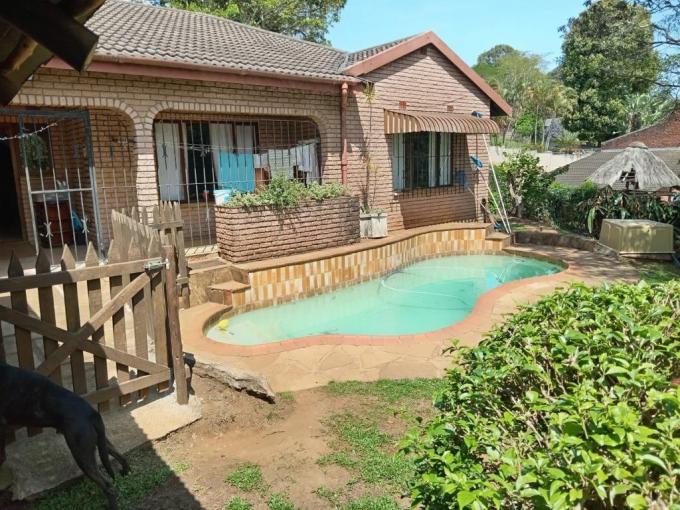 4 Bedroom House for Sale For Sale in Kloof  - MR652065