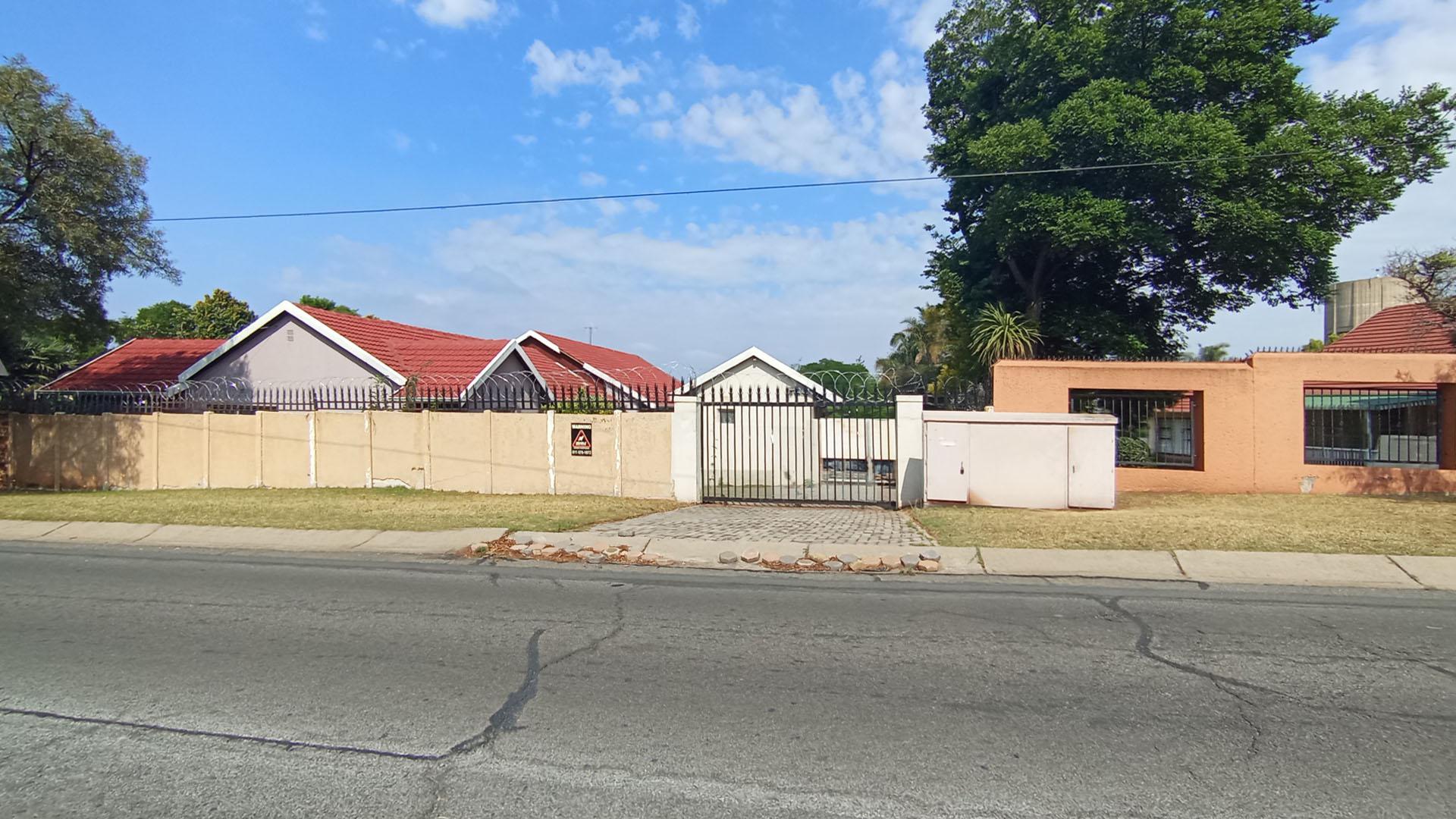 Front View of property in Constantia Kloof