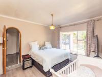 Main Bedroom of property in Constantia Kloof