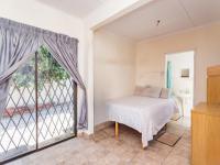 Bed Room 1 of property in Constantia Kloof