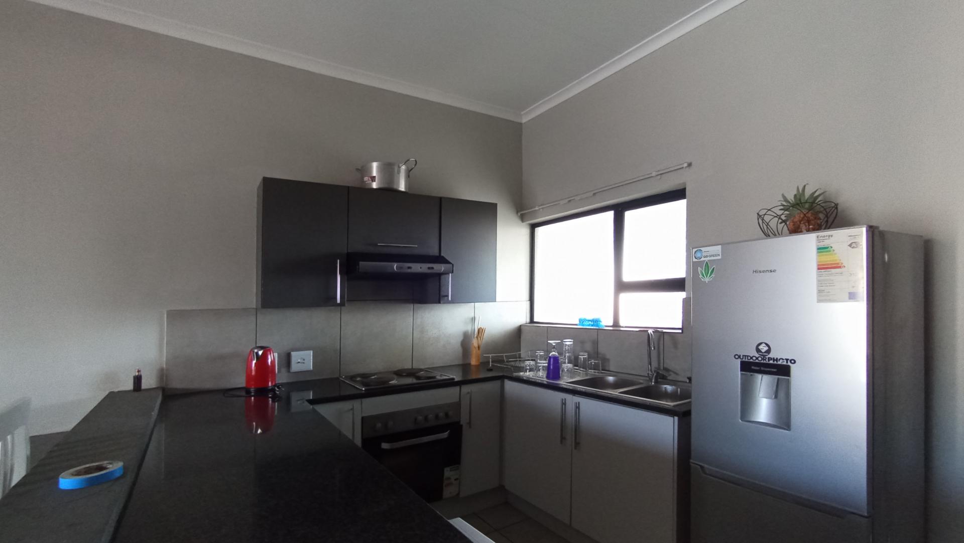 Kitchen - 11 square meters of property in Jansen Park