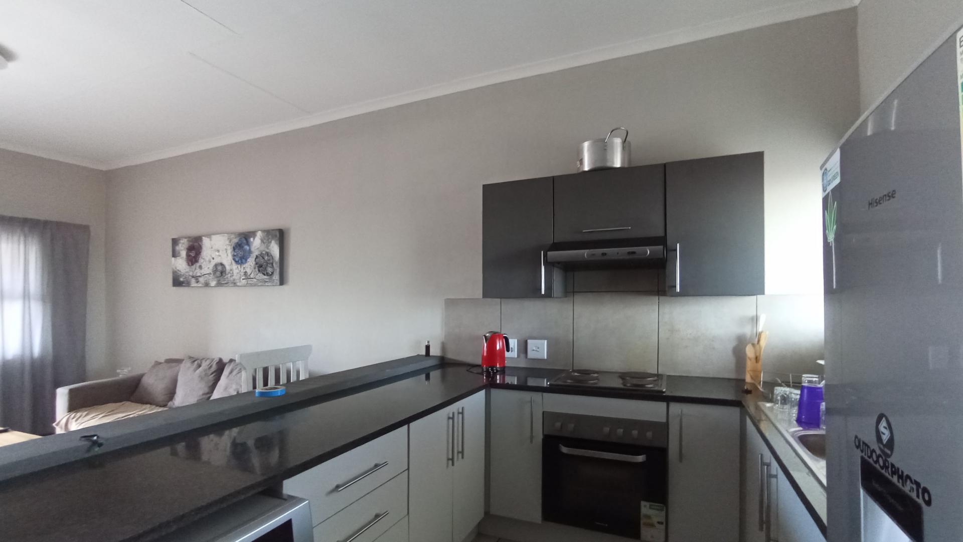 Kitchen - 11 square meters of property in Jansen Park