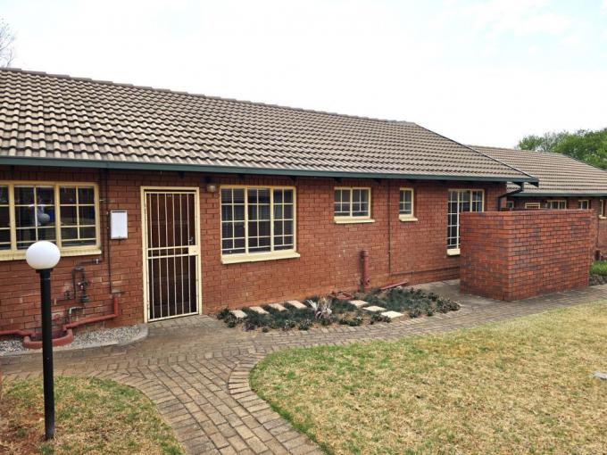 3 Bedroom Simplex for Sale For Sale in Garsfontein - MR652307