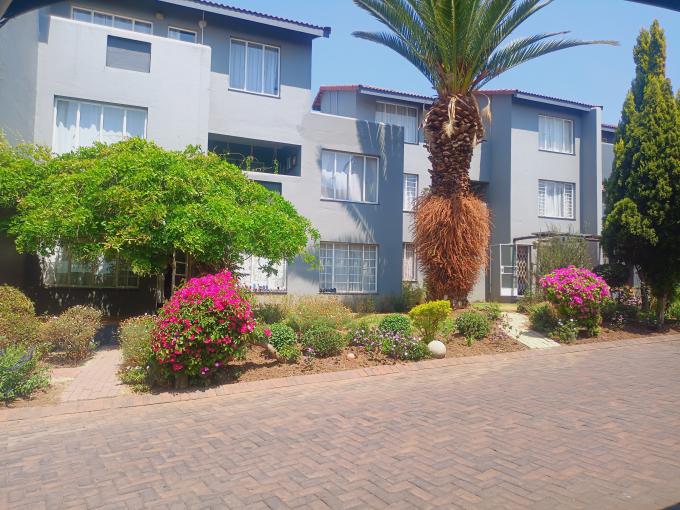 3 Bedroom Sectional Title for Sale For Sale in Northgate (JHB) - MR652381