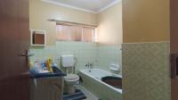 Bathroom 1 - 6 square meters of property in Silverton