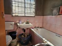 Bathroom 1 of property in Protea Glen