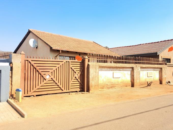 2 Bedroom House for Sale For Sale in Soshanguve East - MR652386