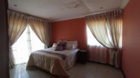 Bed Room 1 - 40 square meters of property in Florida Park