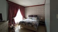 Main Bedroom - 41 square meters of property in Florida Park