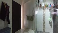 Main Bathroom - 9 square meters of property in Florida Park